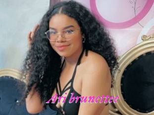 Ari_brunettee