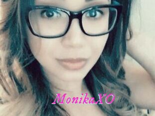 MonikaXO