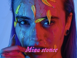 Miaa_stonee