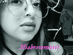 Miabrowm0111
