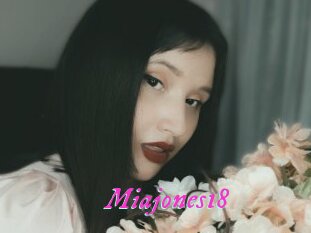 Miajones18