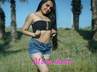 Moon_danii