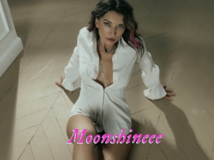 Moonshineee