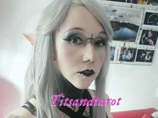 Titsandtarot