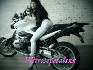 Wetrosepetalsxx